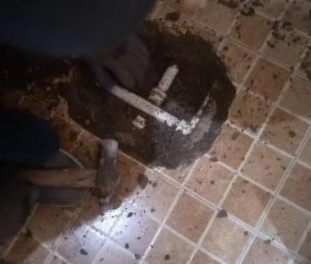 广元市卫生间漏水维修公司为您分享下卫生间渗水如何处理及注意事项